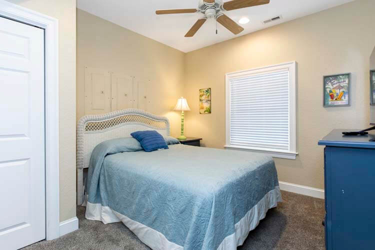 Ground Floor Queen with Private Bath