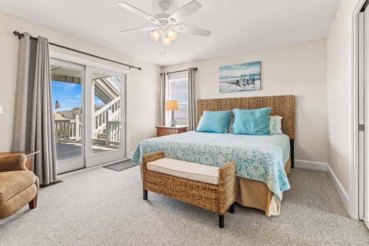 1st Floor King with Shared Bath