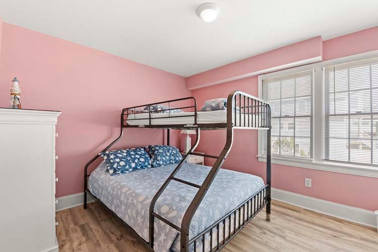 1st Floor Twin-over-Queen Bunk with Shared Bath