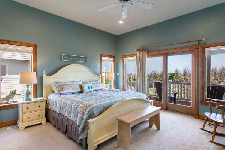 1st Floor King with Private Bath