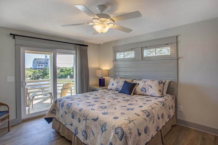 1st Floor King with Private Bath