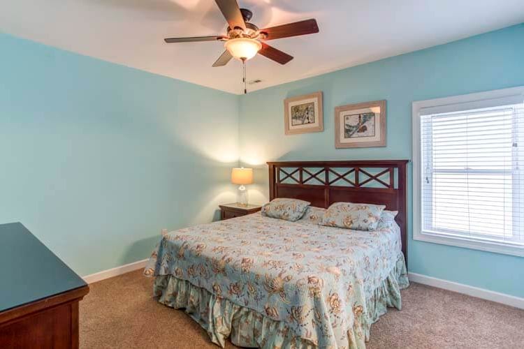 1st Floor King with Private Bath