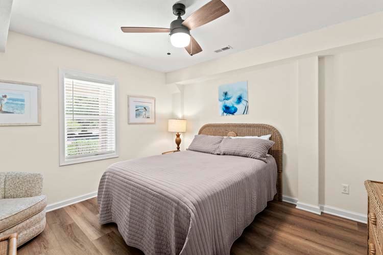 Ground Floor Queen with Shared Bath