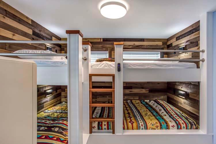 Ground Floor Double & Twin Bunks with Shared Bath