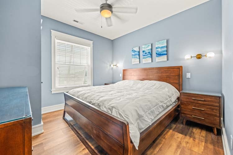 1st Floor King with Private Bath