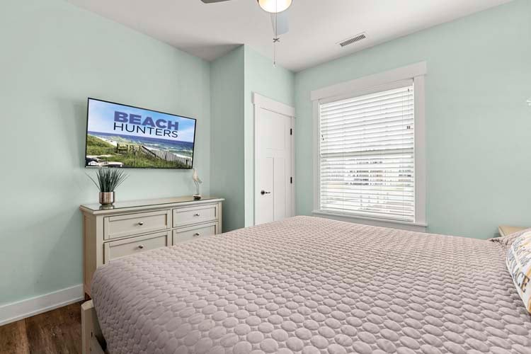 Ground Floor King with Private Bath