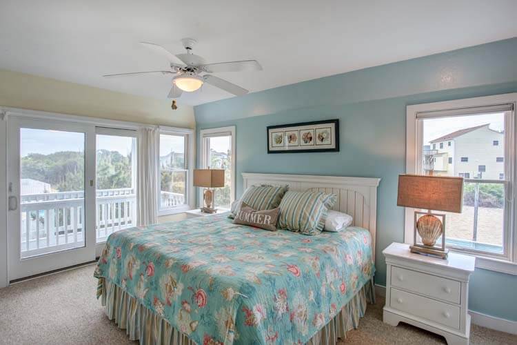 1st Floor King with Private Bath