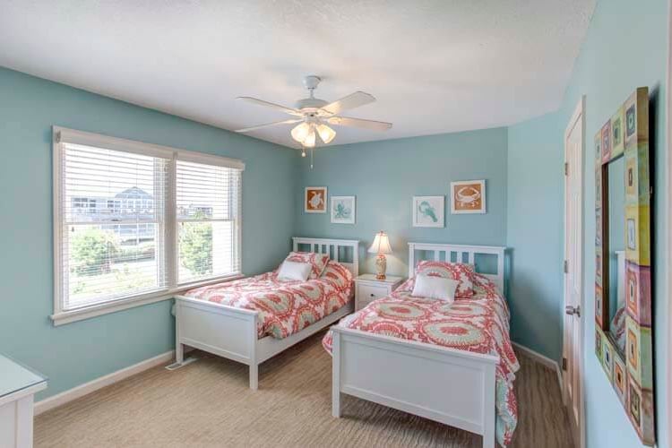 1st Floor Twins Bedroom