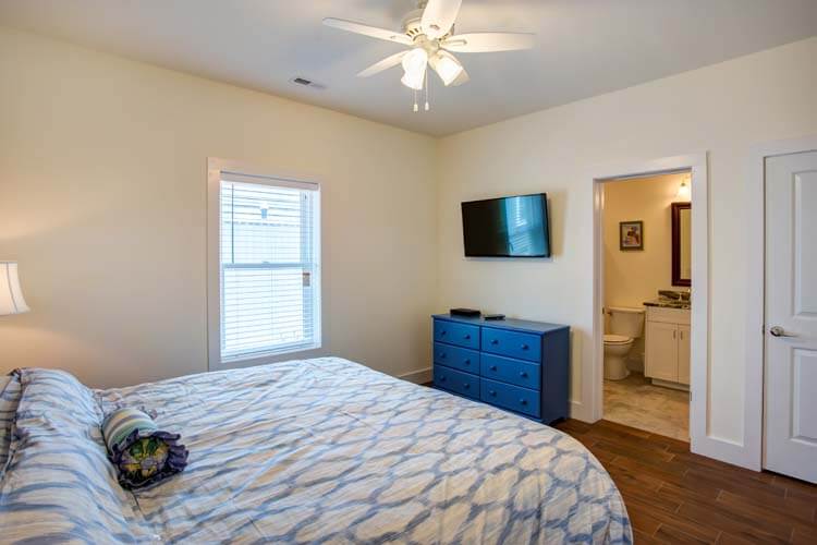 Ground Floor King with Private Bath