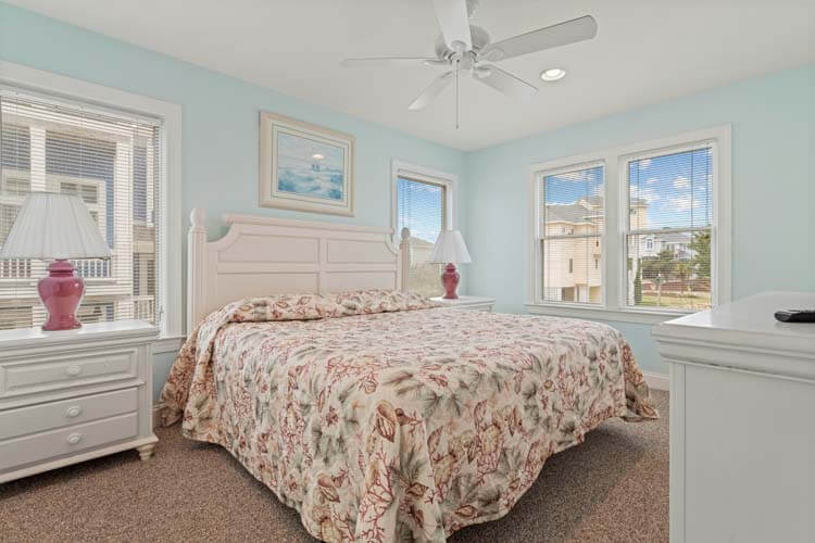 1st Floor King with Private Bath