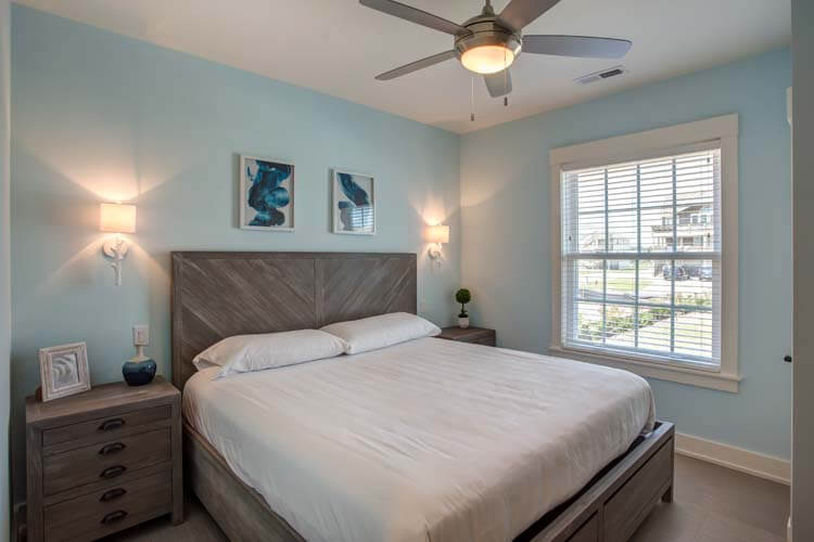 Ground Floor King with Private Bath