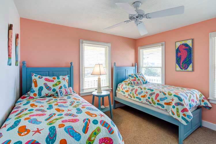 1st Floor Twins Bedroom