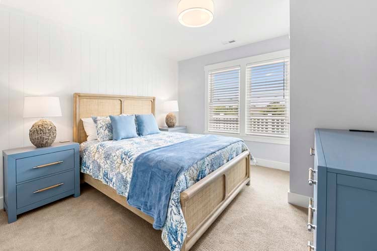 Top Floor Queen Bedroom