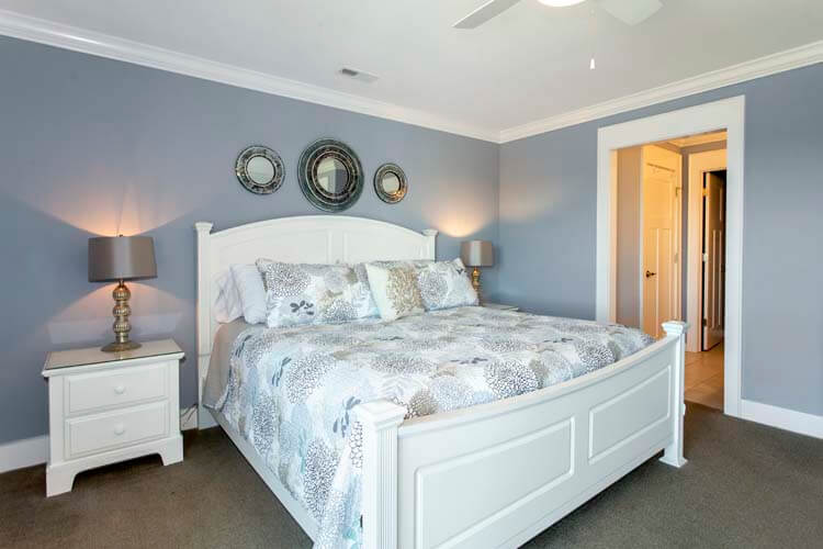 2nd Floor King with Private Bath