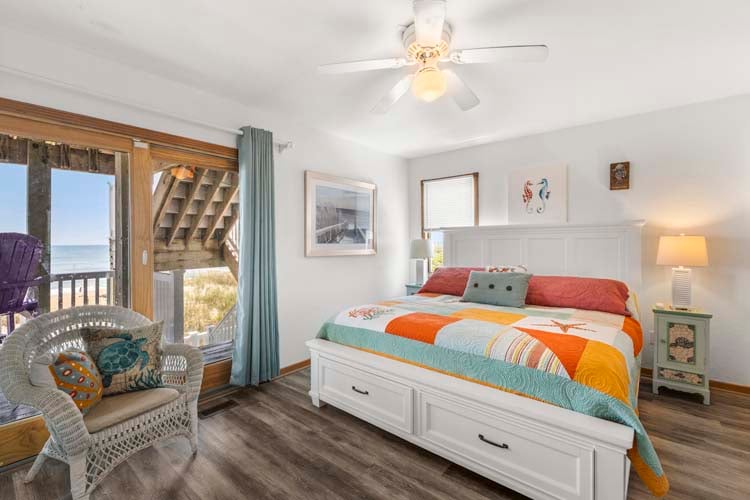 1st Floor King with Shared Bath