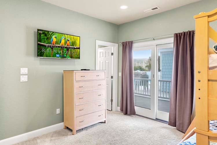 Ground Floor Pyramid Bunk with Private Bath