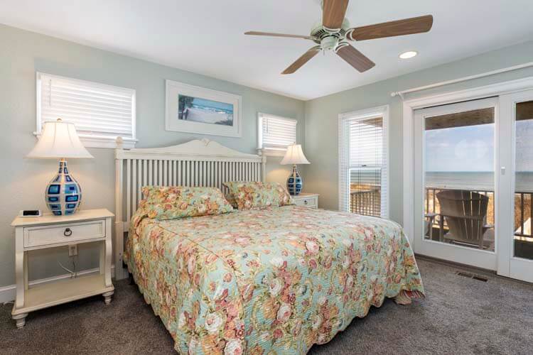 1st Floor King with Private Bath