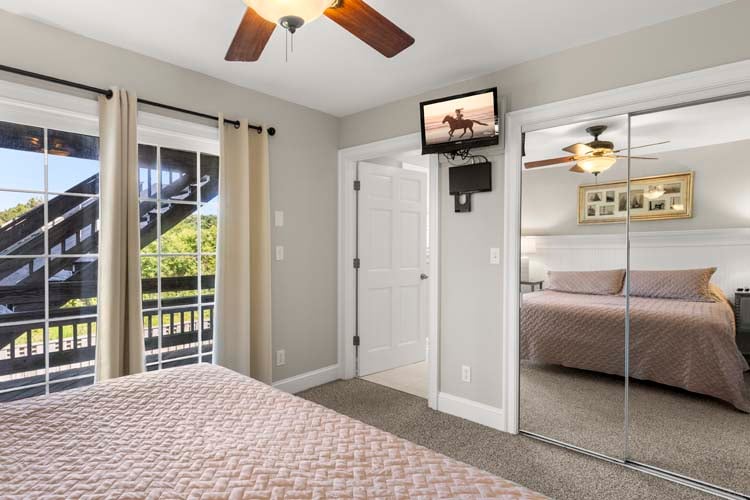 1st Floor King with Private Bath (1)