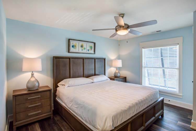 2nd Floor King with Private Bath