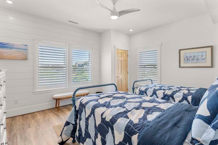 1st Floor Twins with Private Bath