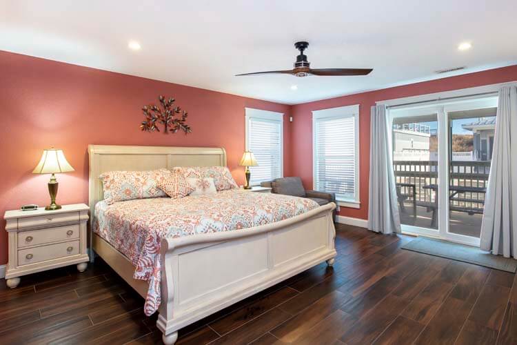 Ground Floor King with Private Bath (14)