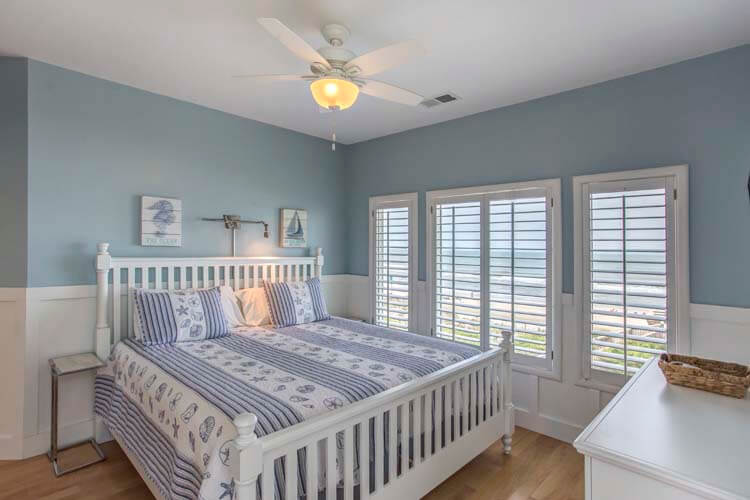 2nd Floor King with Private Bath