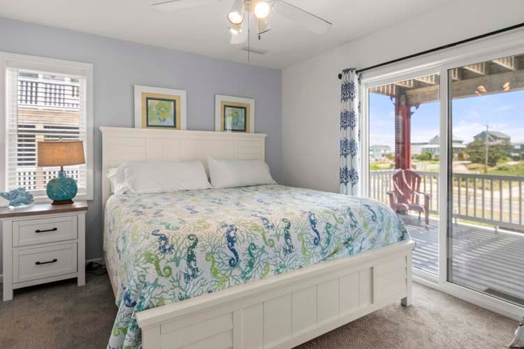 1st Floor King with Private Bath