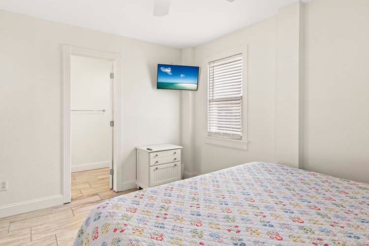 Ground Floor King with Private Bath