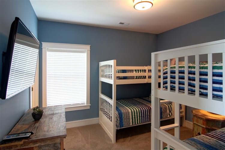 1st Floor Twin Bunks with Private Bath