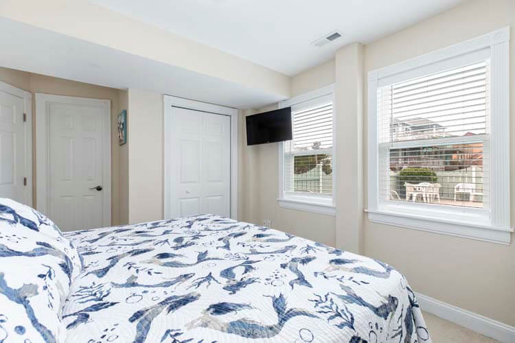 Ground Floor King with Private Bath