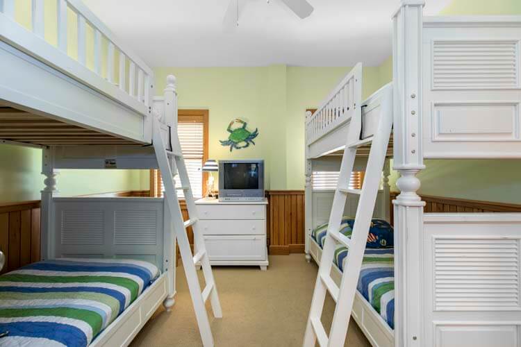 Ground Floor Twin Bunks with Shared Bath