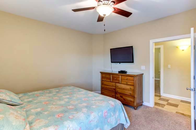 Ground Floor King with Private Bath