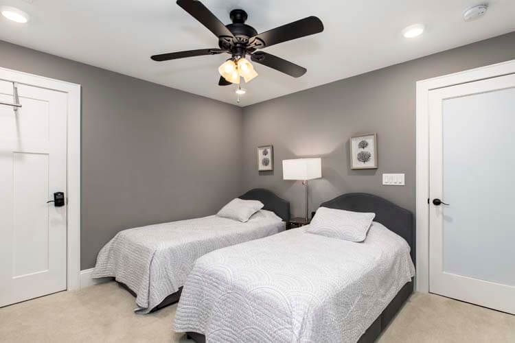 1st Floor Den with Twin Beds with Private Bath