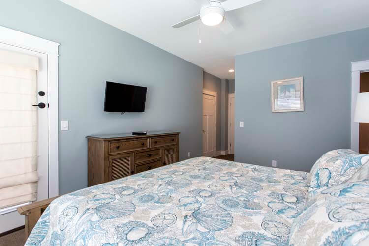 Ground Floor King with Private Bath