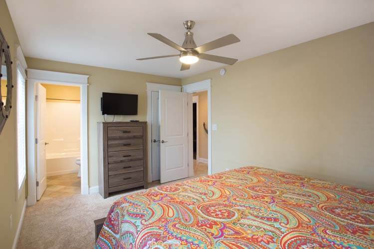 Ground Floor King with Private Bath