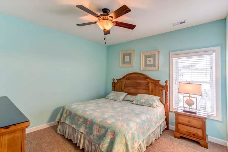 1st Floor King with Private Bath