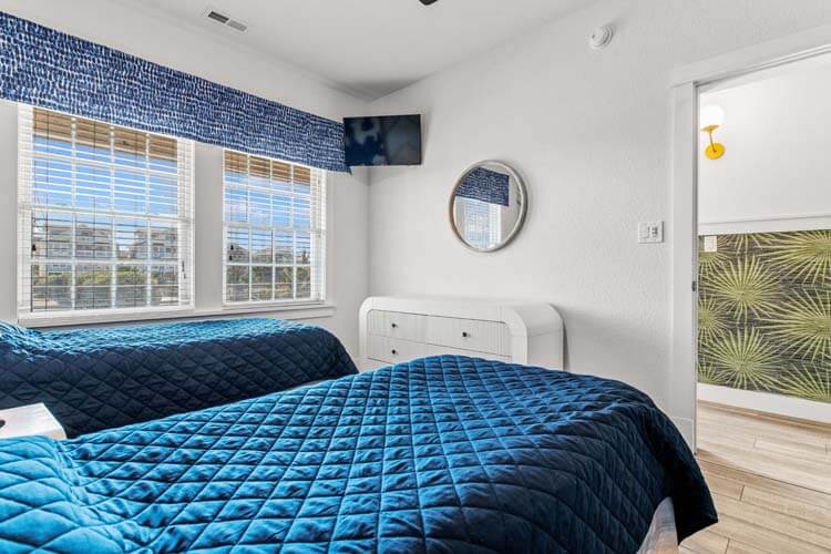 Ground Floor Twins with Shared Bath