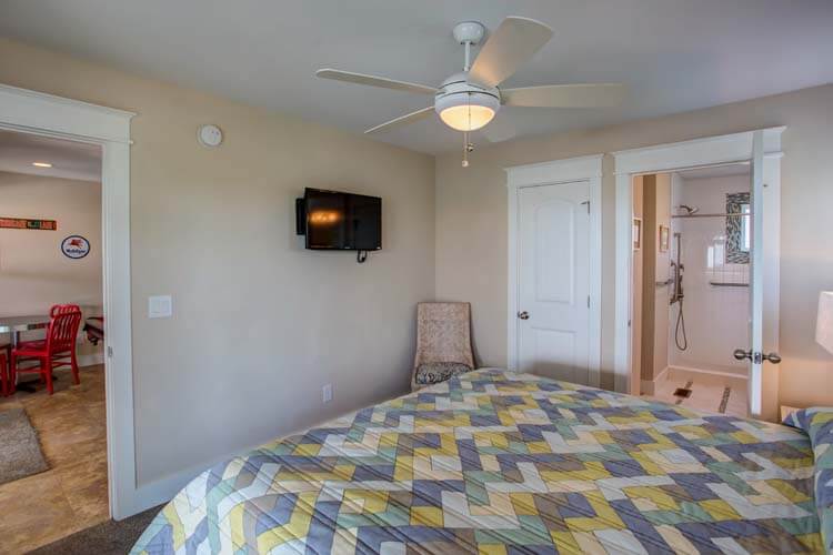 Ground Floor King with Private Bath