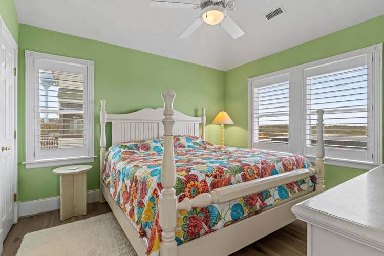 2nd Floor King with Private Bath