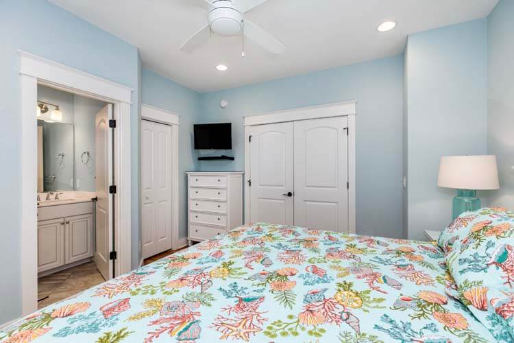 1st Floor King with Private Bath #6