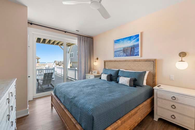 1st Floor King with Private Bath