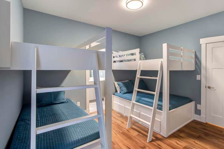 1st Floor Double and Twin Bunk with Private Bath