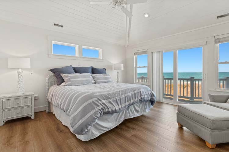 2nd Floor King with Private Bath