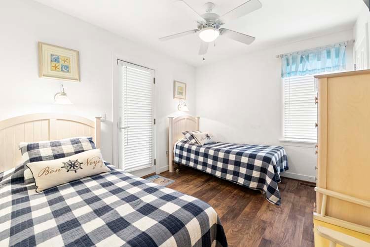 1st Floor Twins with Private Bath