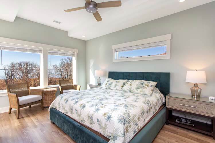 2nd Floor King with Private Bath