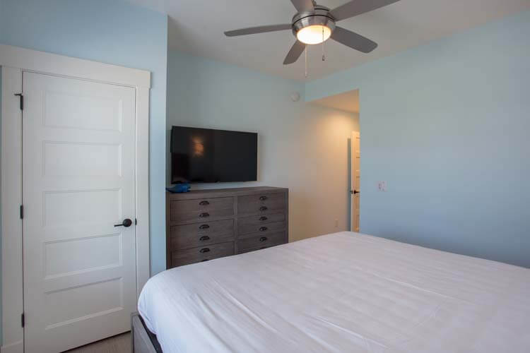 Ground Floor King with Private Bath