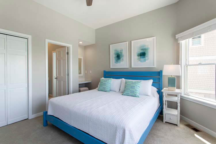 1st Floor King with Private Bath