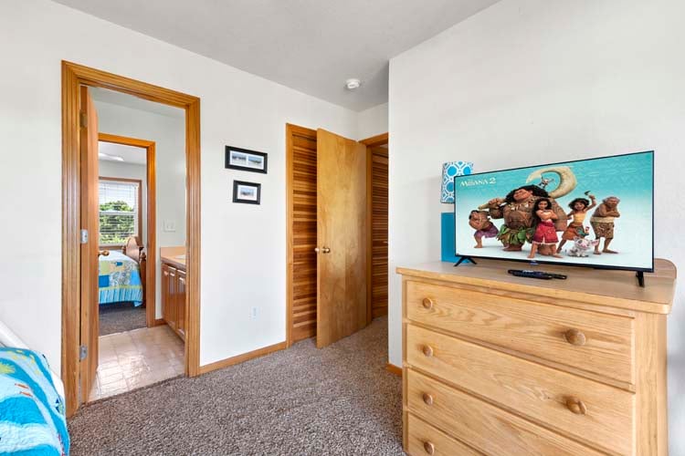 1st Floor Pyramid Bunk with Shared Bath