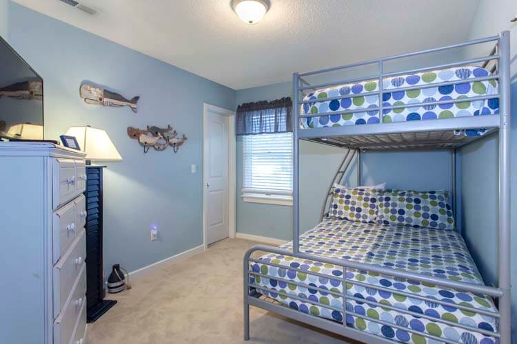 Ground Floor Pyramid Bunk with Shared Bath