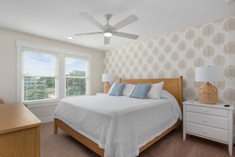 1st Floor King with Private Bath (8)